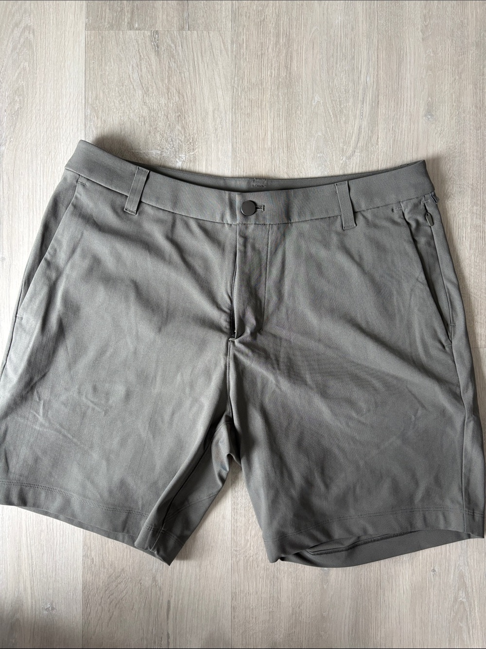 lululemon athletica Men's Hybrid Shorts — Charcoal Gray